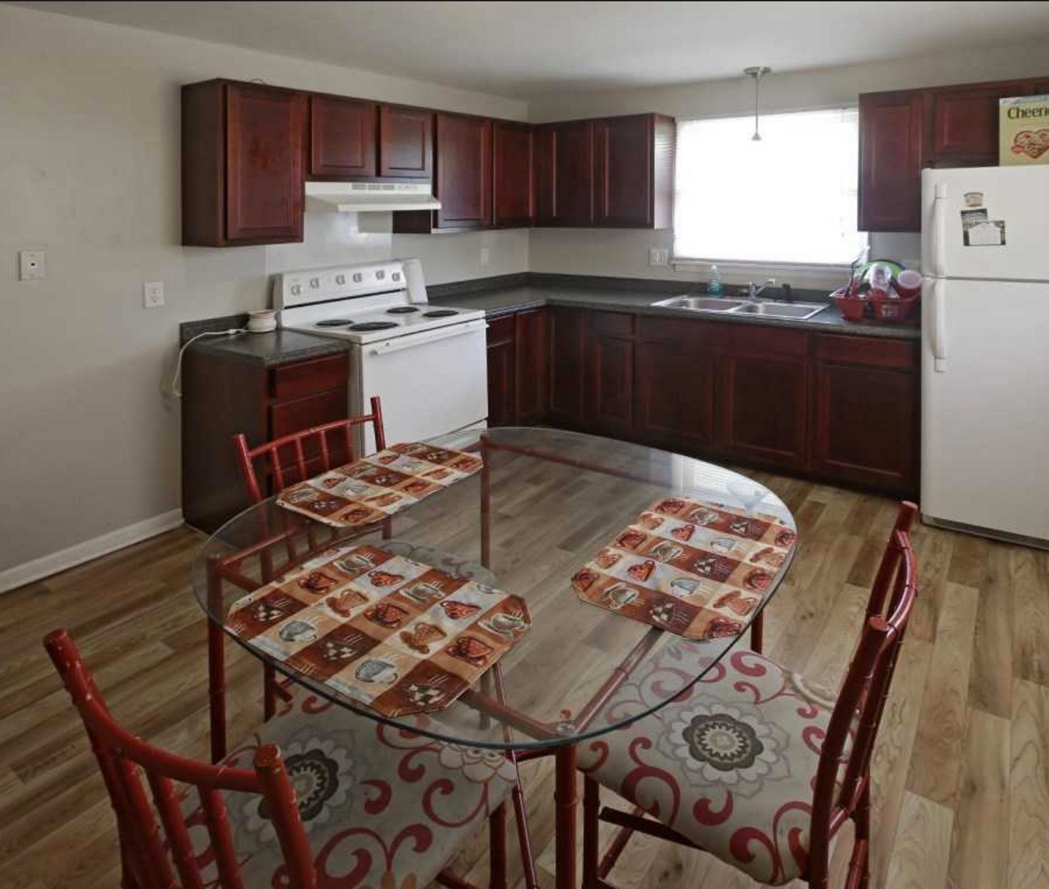 Bay Terrace - Thumbnail 2