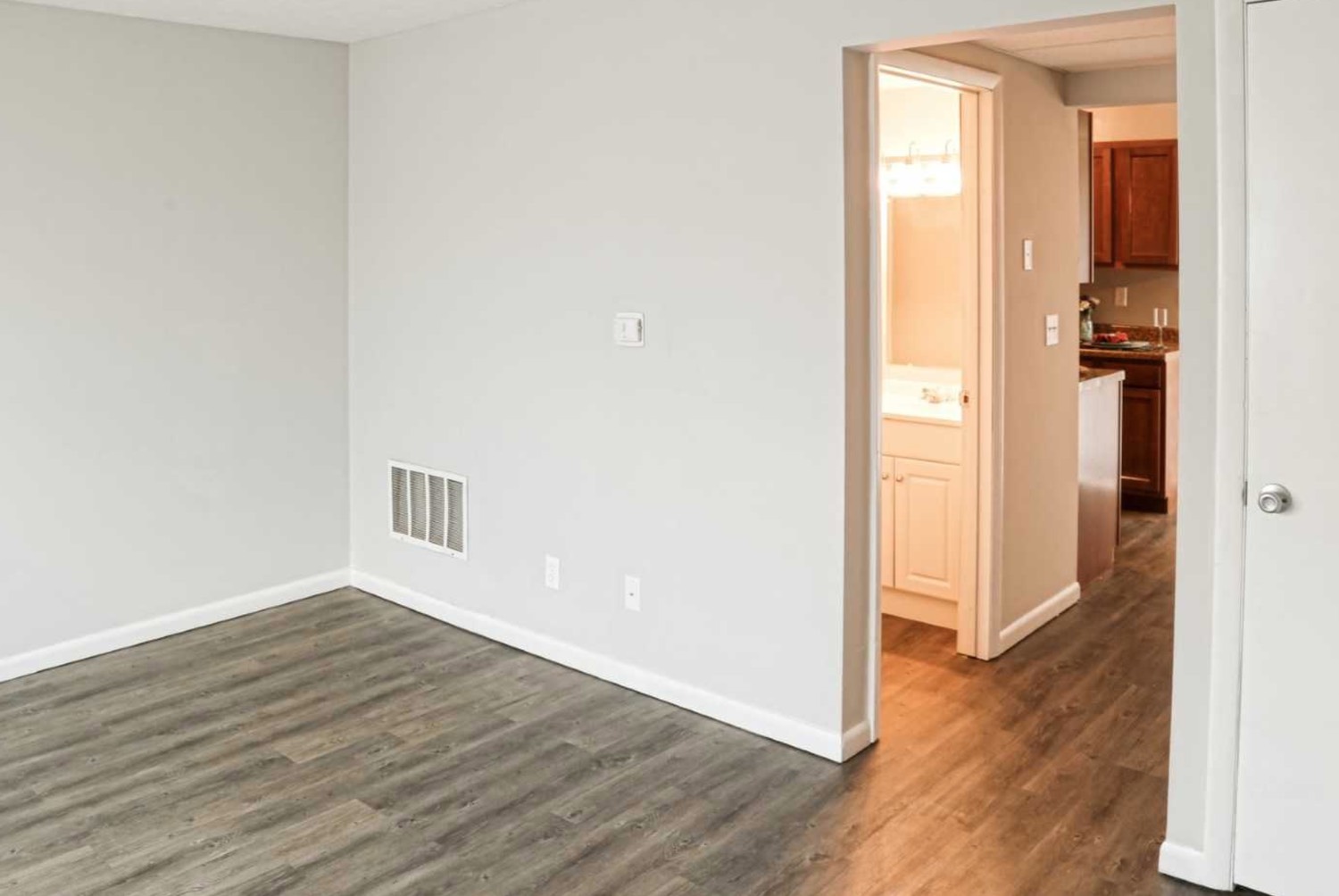 Dillsboro Townhomes - Thumbnail 13