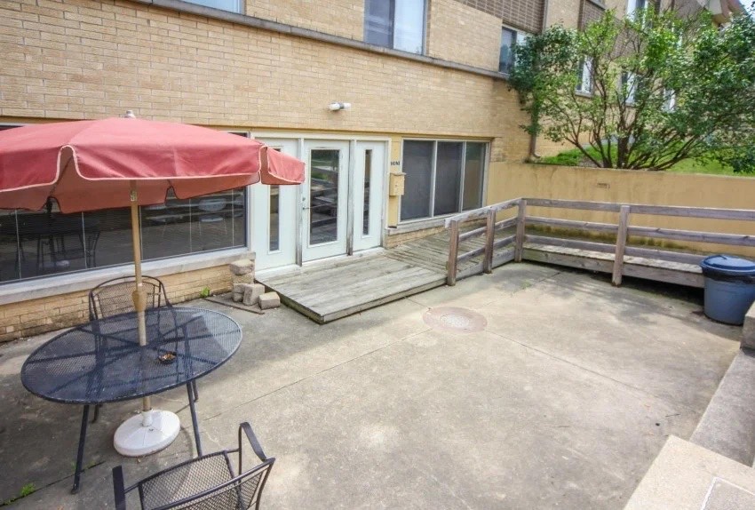 Foster Park Apartments - Main View