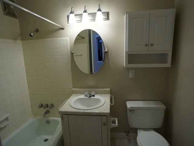 Foster Park Apartments - Thumbnail 2