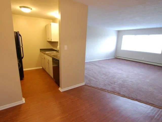 Foster Park Apartments - Thumbnail 3